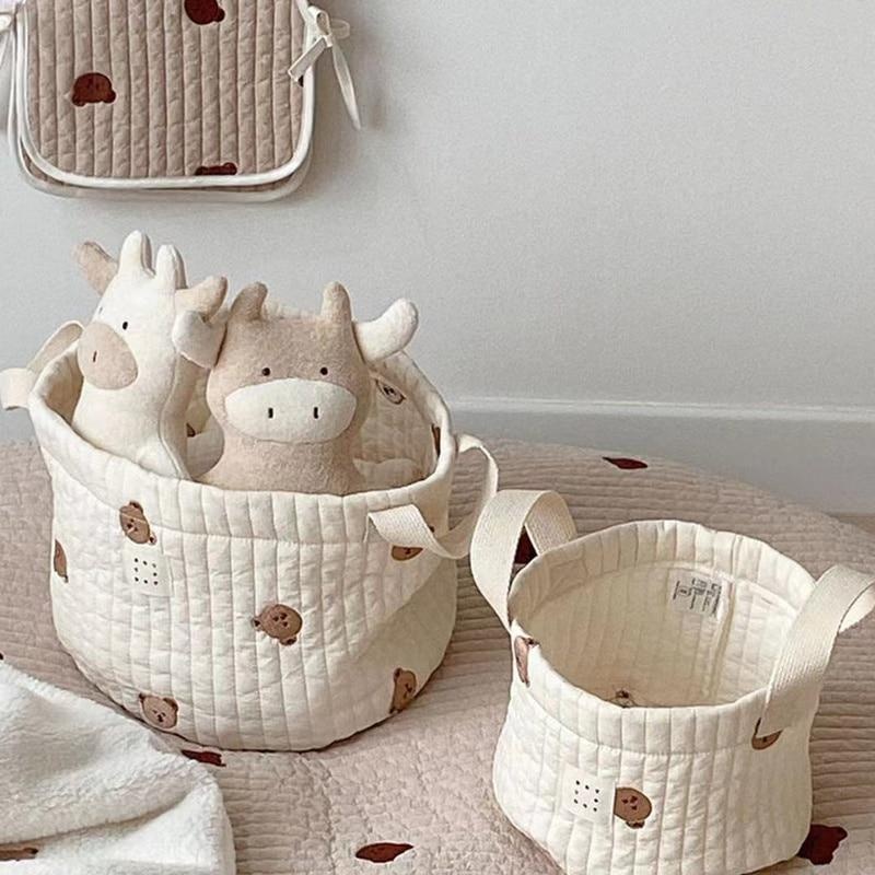 Baby Clothing Organizer - หมีน่ารักเย็บปักถักร้อยกระเป๋าผ้าอ้อมผ้าอ้อมผ้าฝ้ายกระเป๋าแม่ทารกแรกเกิดเด็กทารกเก็บกระเป๋าตะกร้าสําหรับซักรีดเสื้อผ้าของเล่น